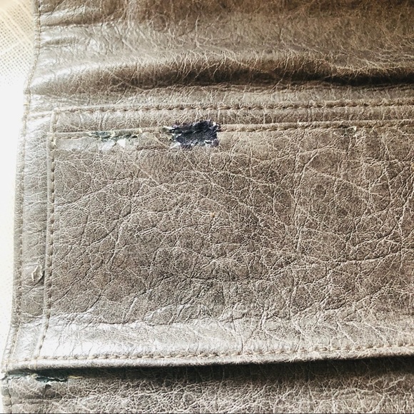 💜3/$30 Guess Wallet with logo - Picture 8 of 12